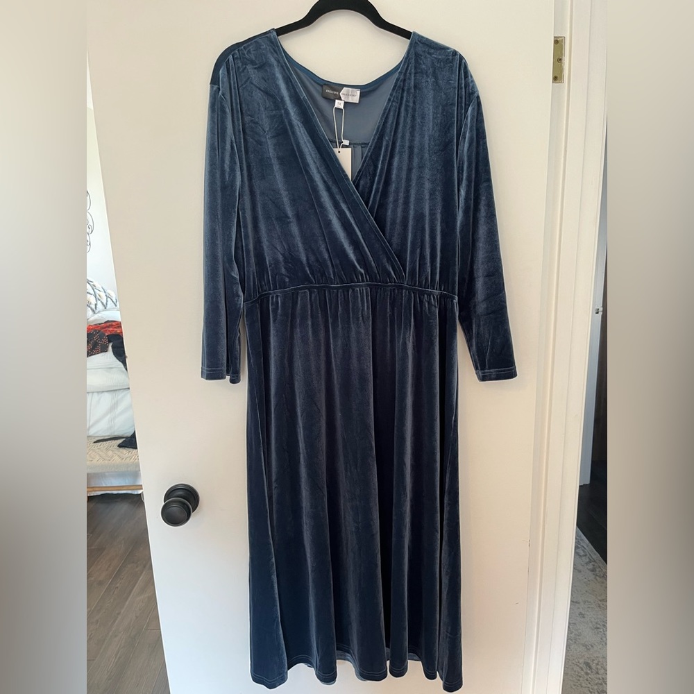 BNWT Blue Velvet Midi Dress XL